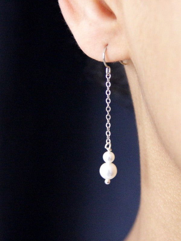 Boucles d'oreilles mariage duo de perles sur fine chaîne