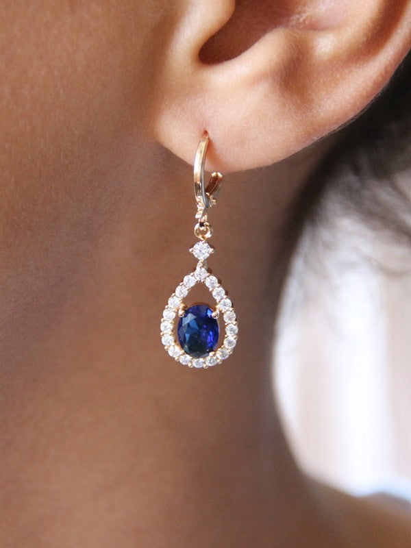 Boucles d'oreilles mariage gouttes ajourées et strass bleu saphir