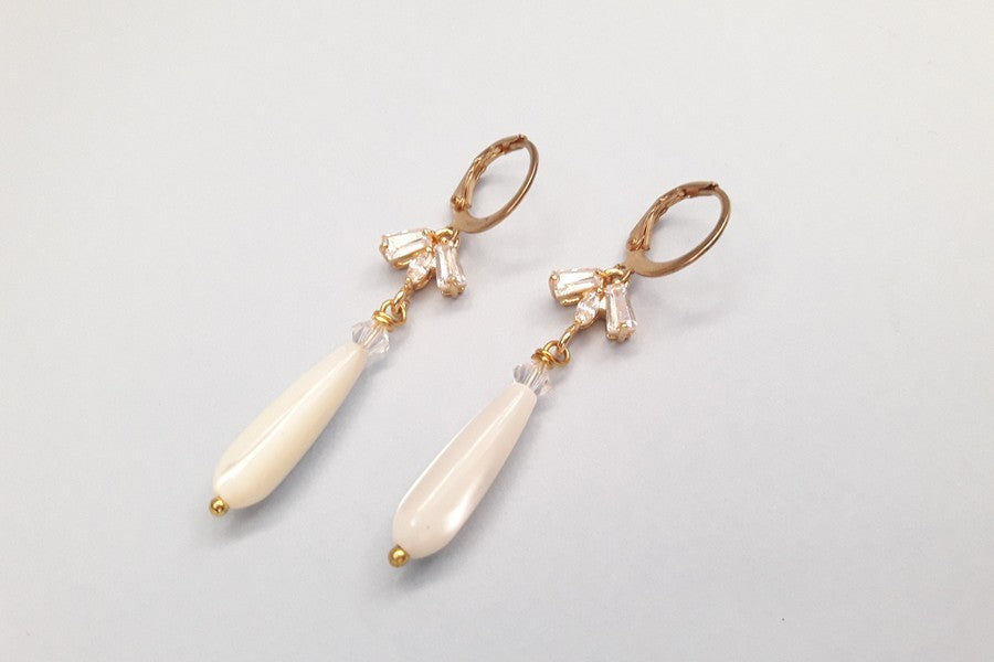 Boucles d'oreilles mariage longues gouttes en nacre