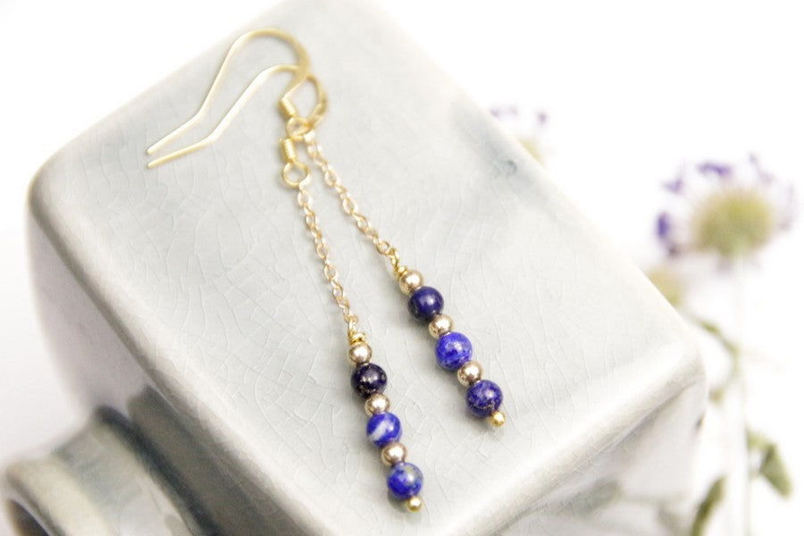 Boucles d'orelles pendantes gold filled et lapis-lazuli