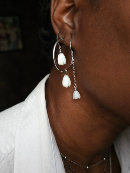 Mini-creoles boucles d'oreilles fleurs de nacre jacinthe Cyrine