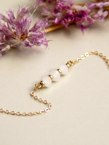 Bracelet de mariée Maeline en gold filled et cristal blanc opal