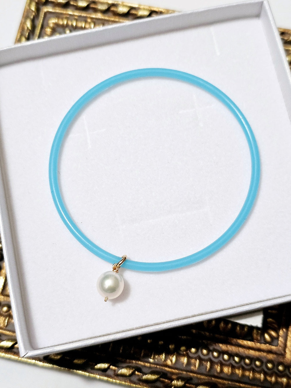 Bracelet jonc silicone et perle de culture d'eau douce