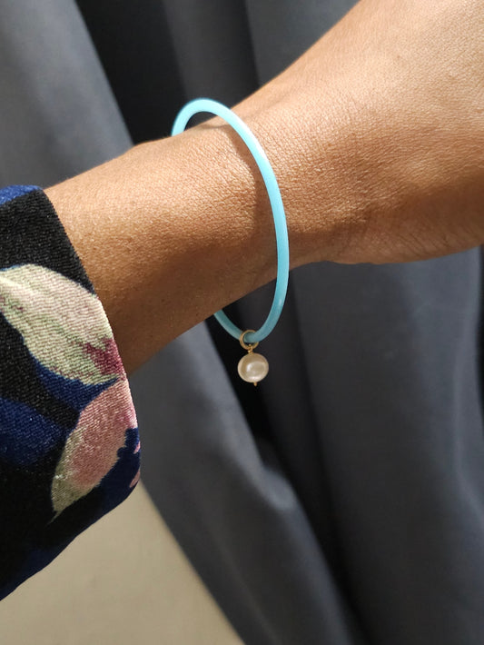 Bracelet jonc silicone et perle de culture d'eau douce