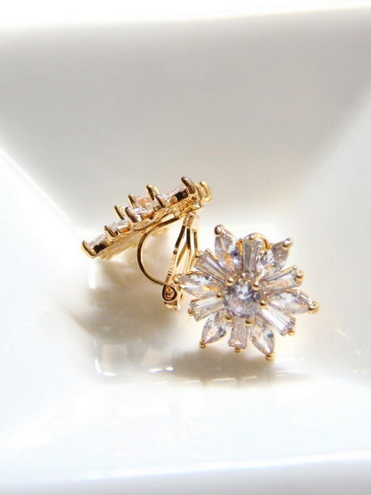 Clips d'oreilles mariage fleur des neiges, boucles d'oreilles mariage sur clips dorés - Prêt-à-porter