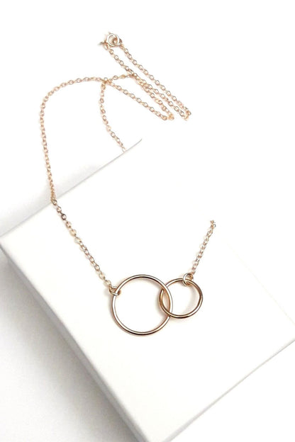 Collier anneaux enlacés en plaqué or gold filled