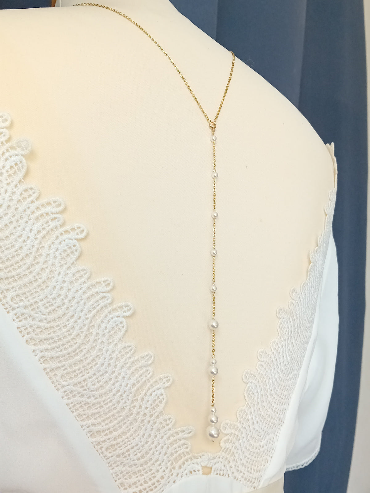 Collier bijoux mariage dos nu perlé, doré Dan - Prêt à porter
