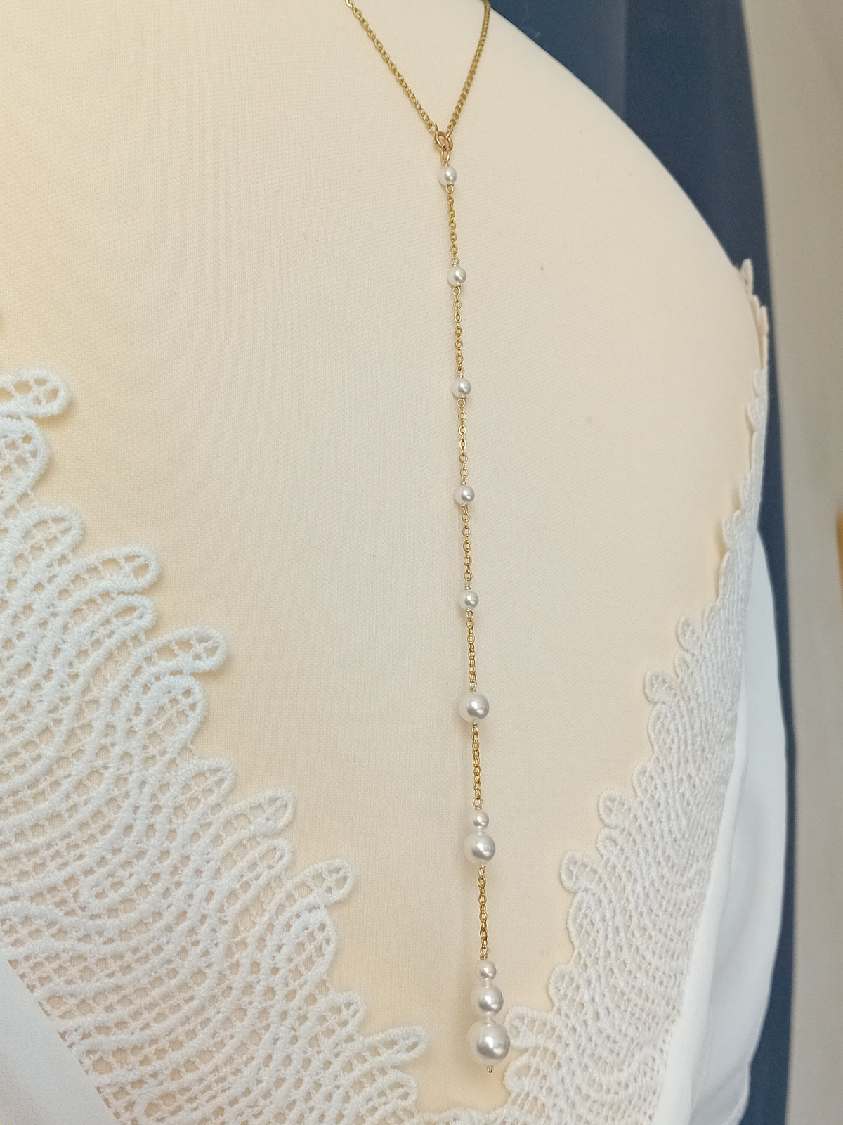 Collier bijoux mariage dos nu perlé, doré Dan - Prêt à porter
