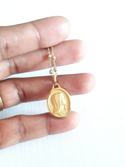 Collier chaîne gold filled et médaille plaqué-or Marie