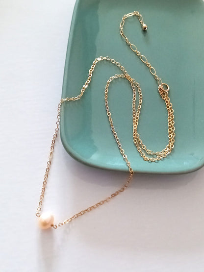 Collier Nilé chaîne gold filled et perle de culture pêche