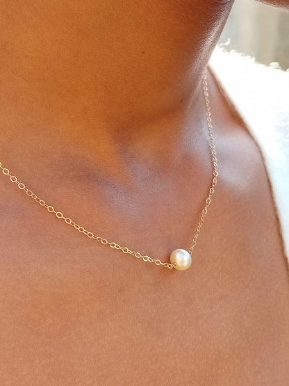 Collier Nilé chaîne gold filled et perle de culture pêche