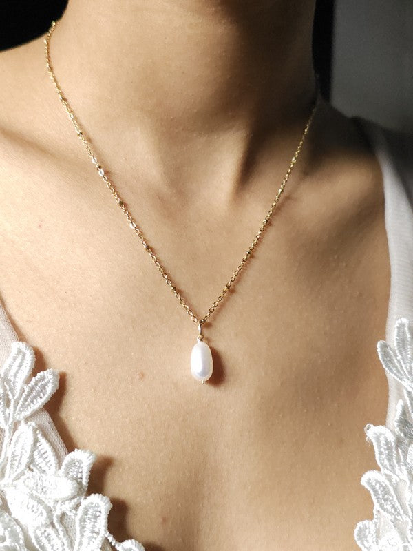 Bijou de mariage collier goutte perle de culture, chaîne perlée satellite