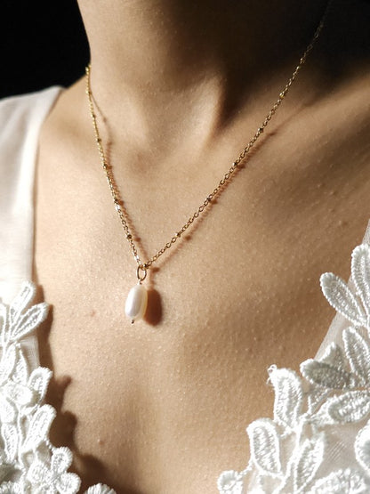 Bijou de mariage collier goutte perle de culture, chaîne perlée satellite