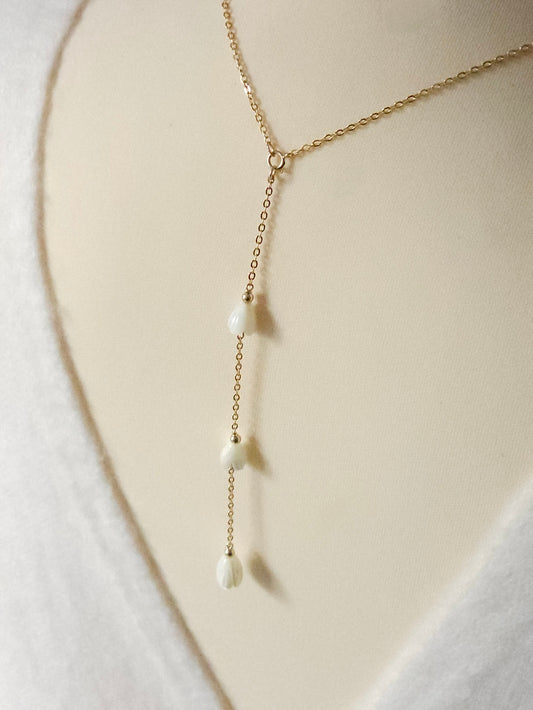 Commande personnalisée Marine D. - Collier mariage de dos fleurs de nacre, bijou de dos amovible