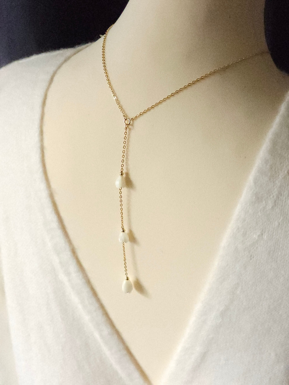 Commande personnalisée Marine D. - Collier mariage de dos fleurs de nacre, bijou de dos amovible