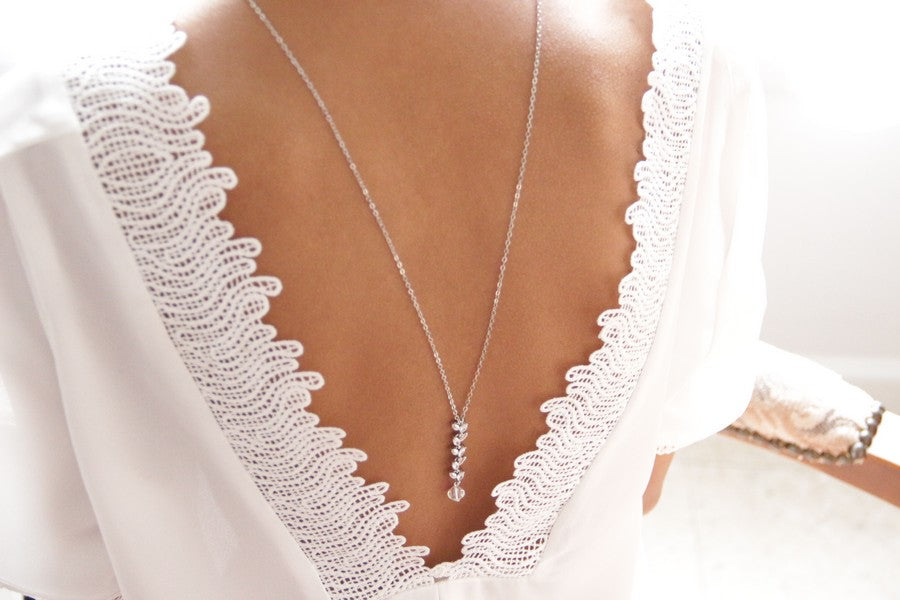 Collier mariage de dos cascade de feuilles épi
