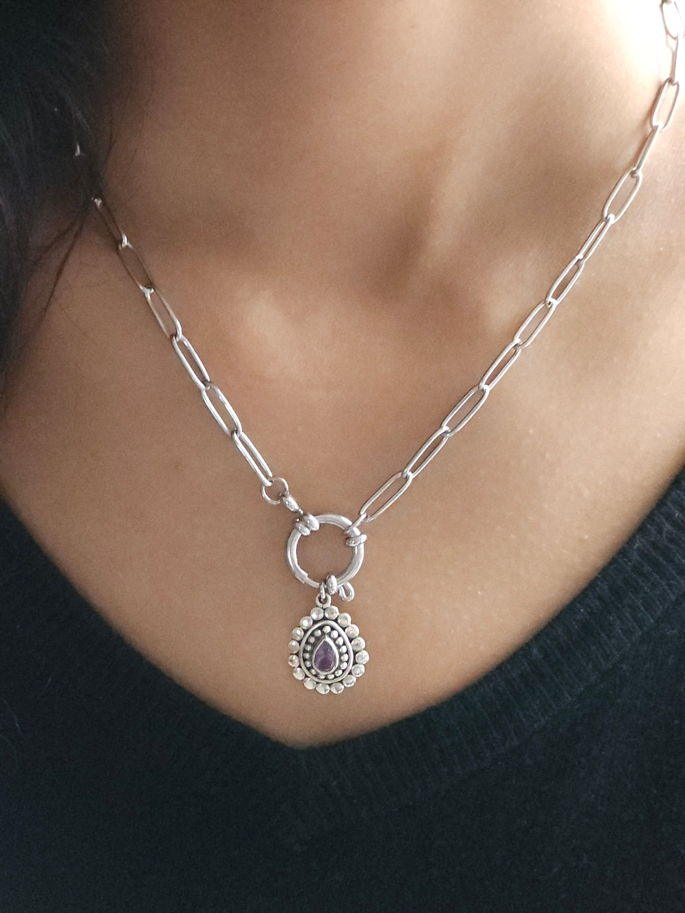 Collier goutte améthyste porte-bonheur