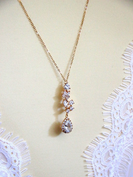 Collier mariage de dos doré et pendentifs zirconium - Prêt à porter