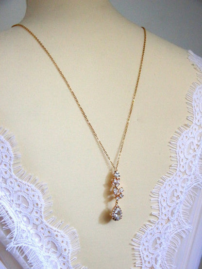 Collier mariage de dos doré et pendentifs zirconium - Prêt à porter