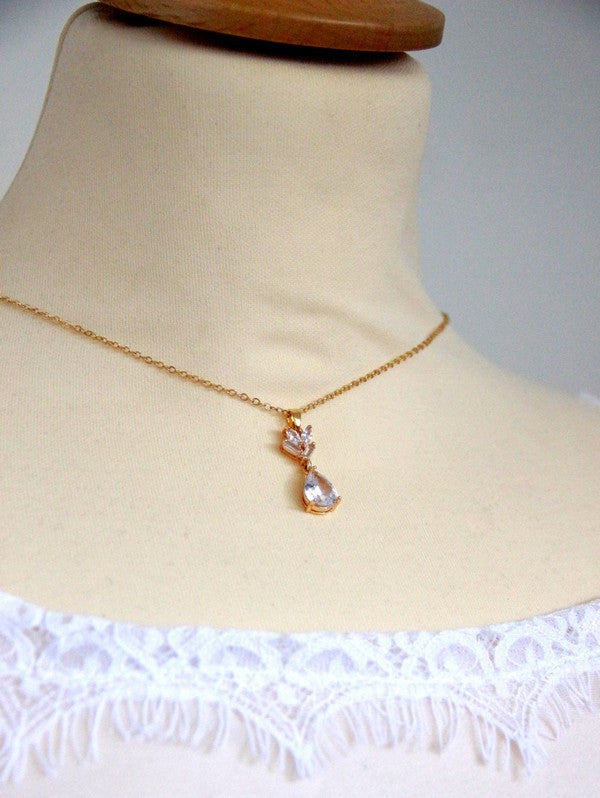 Collier mariage de dos doré et pendentifs zirconium - Prêt à porter