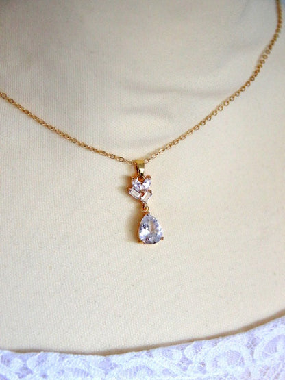 Collier mariage de dos doré et pendentifs zirconium - Prêt à porter
