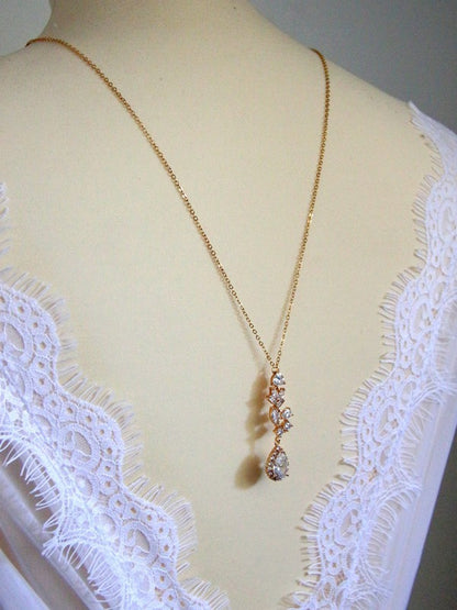 Collier mariage de dos doré et pendentifs zirconium - Prêt à porter