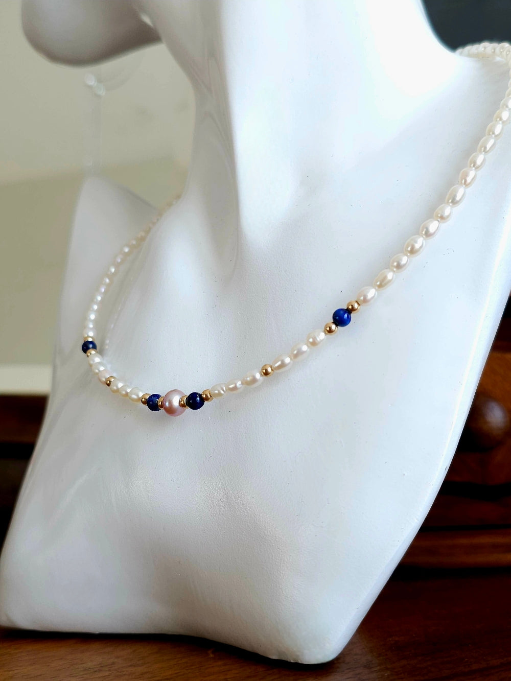 Commande personnalisée Patricia C. - Collier Azena gold filled lapis lazuli et tour de cou perles d'eau douce