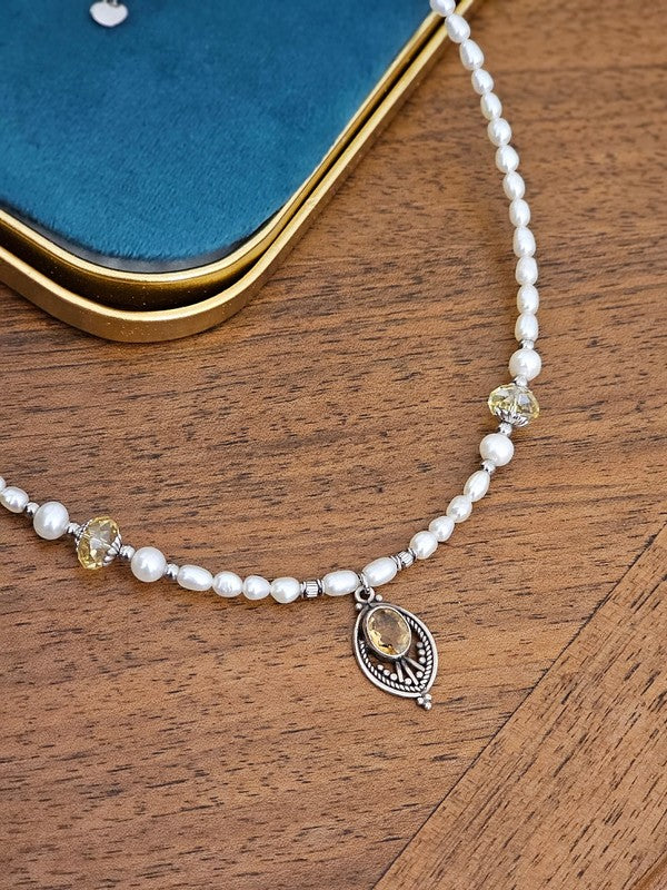 Collier perles de culture et amulette citrine Isaraa
