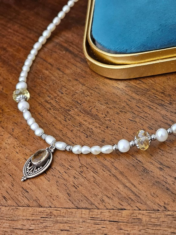Collier perles de culture et amulette citrine Isaraa