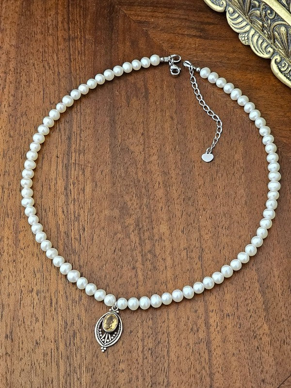Collier Vittoria perles de culture et amulette citrine