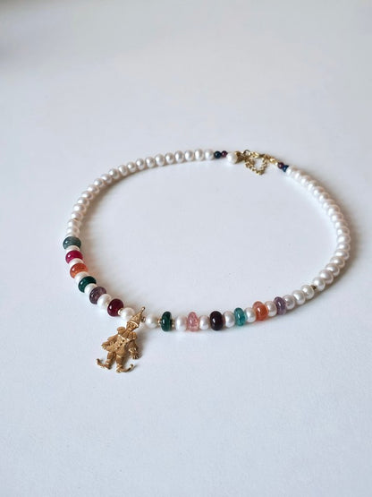 Collier de perles de culture d'eau douce pendentif clown arlequin