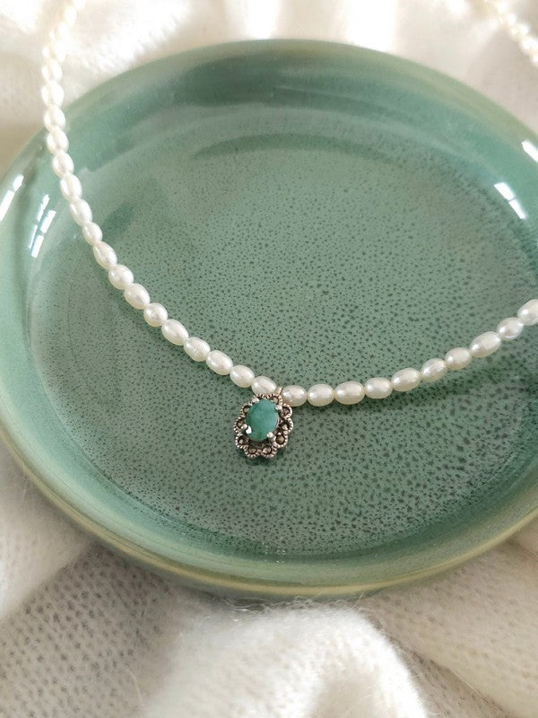 Collier tour de cou perles grains de riz et pendentif marcassites Ora