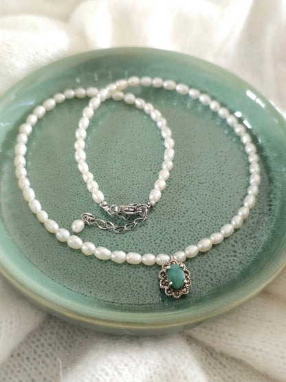 Collier tour de cou perles grains de riz et pendentif marcassites Ora