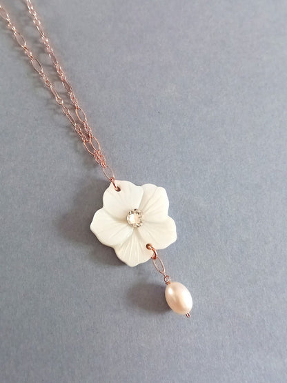 Collier Mizar sautoir fleur de nacre mailles atlernées gold filled