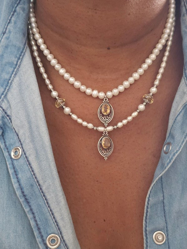 Collier perles de culture et amulette citrine Isaraa