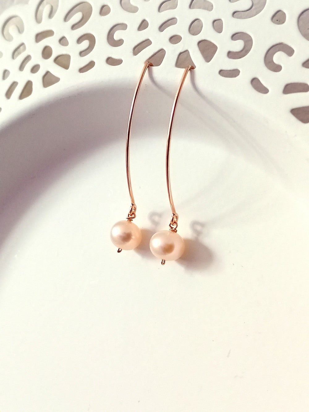 Crochets traversants Nanou gold filled perles d'eaux douce couleur pêche