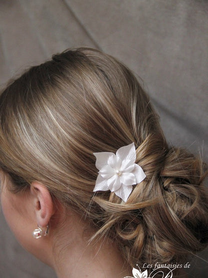 Laurence pic à chignon mariage fleurs en satin de soie