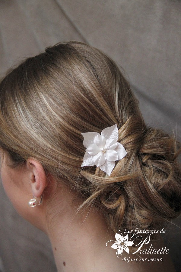 Laurence pic à chignon mariage fleurs en satin de soie