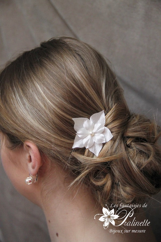 Laurence pic à chignon mariage fleurs en satin de soie