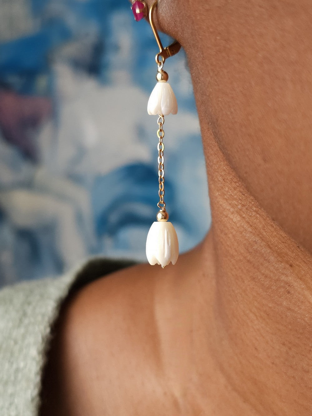 Boucles d'oreilles Mila fleurs de nacre jacinthe du Cap