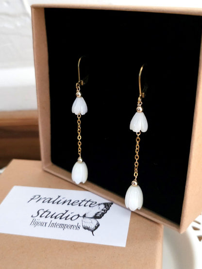 Boucles d'oreilles Mila fleurs de nacre jacinthe du Cap