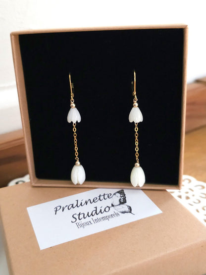 Boucles d'oreilles Mila fleurs de nacre jacinthe du Cap