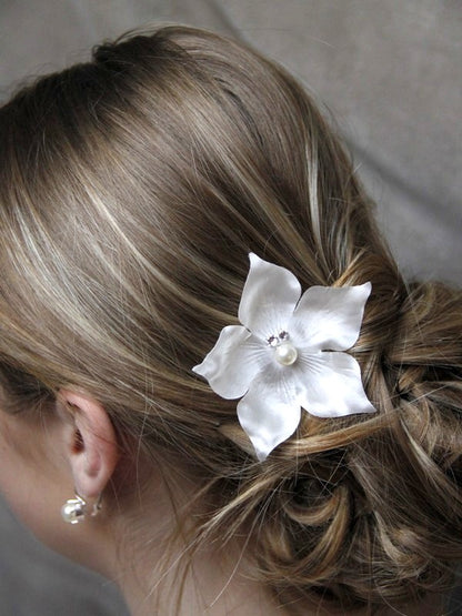 Pic à cheveux mariage grande fleur en satin de soie