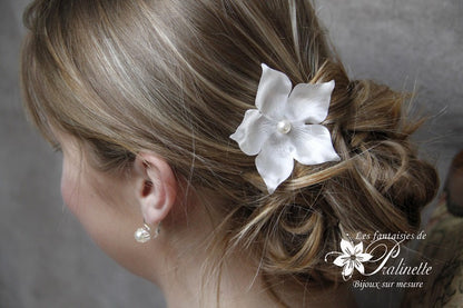 Pic à cheveux mariage grande fleur en satin de soie