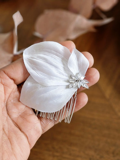 Peigne cheveux mariage pétales et zirconium