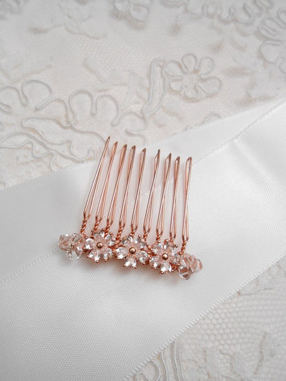 Peigne mariage rose gold, fleurs oxyde de zirconium et perles en cristal