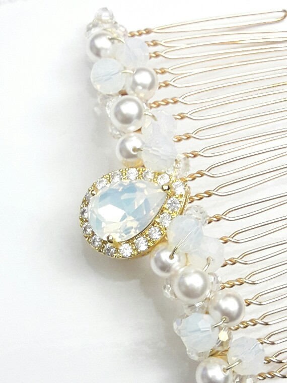 Peigne mariée blanc opal cristal et perles