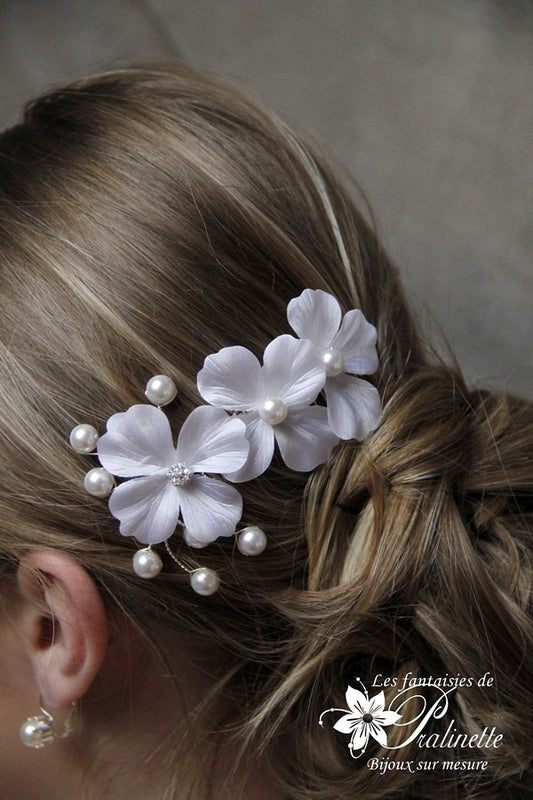 Peigne mariée trio de fleurs en satin de soie