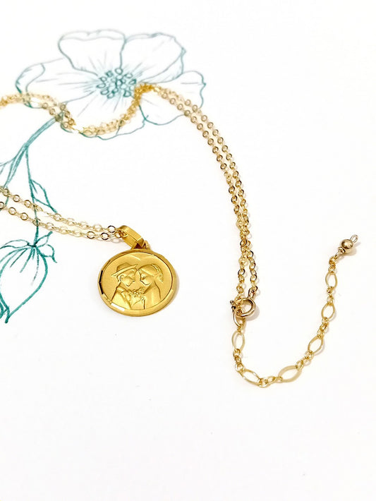 Collier pendentif médaille couple d'amoureux gold filled