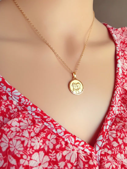Collier pendentif médaille couple d'amoureux gold filled